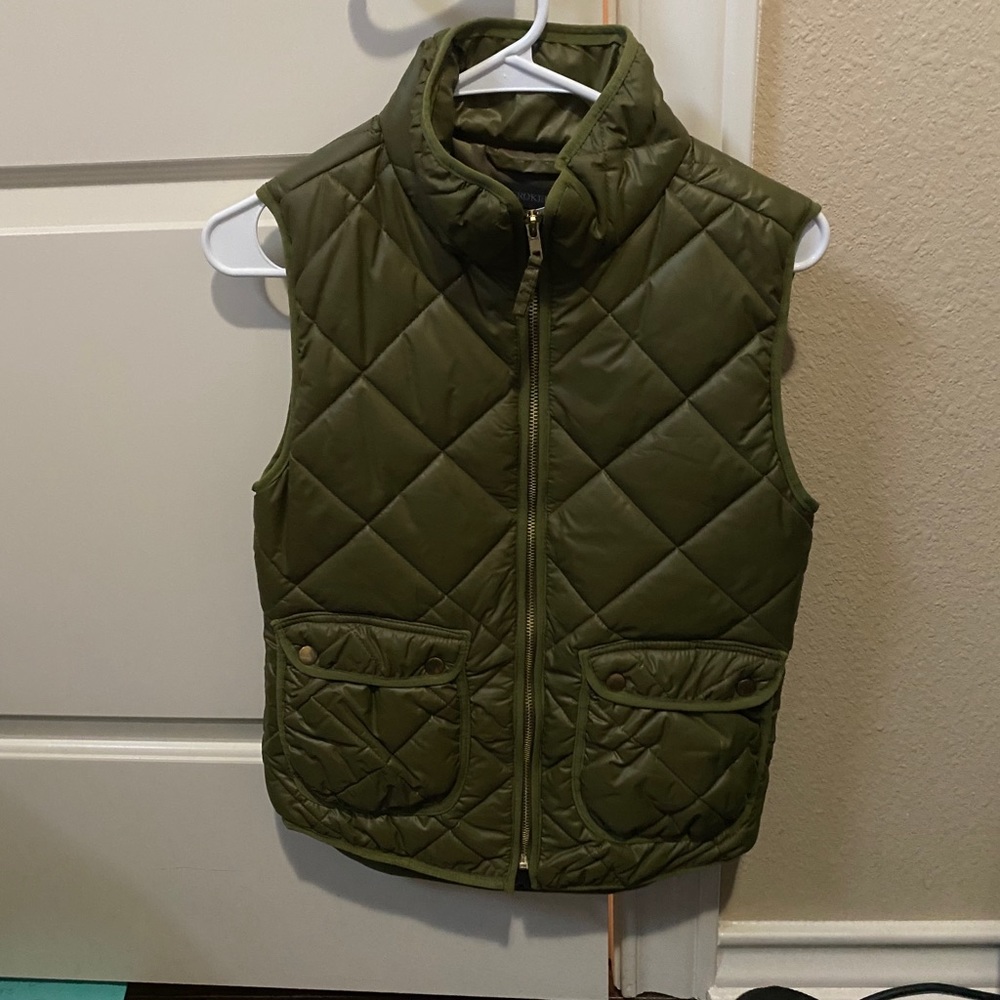 Green puffer vest